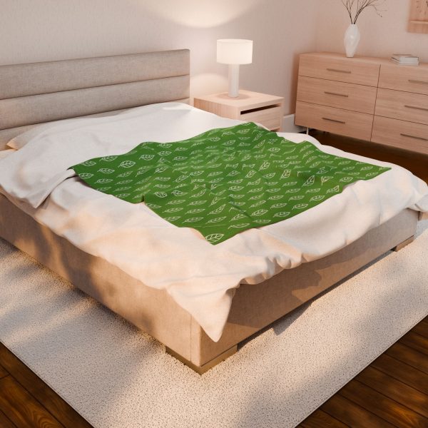 Cozy Leaf Pattern Velveteen Plush Blanket - Perfect for Home Relaxation and Gifting
