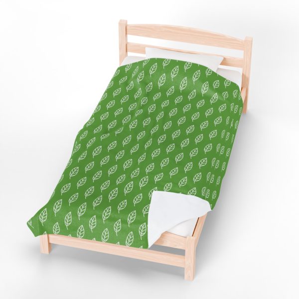 Cozy Leaf Pattern Velveteen Plush Blanket - Perfect for Home Relaxation and Gifting